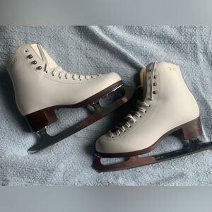Gam G0021 Horizon Women’s Figure skates size 8.5